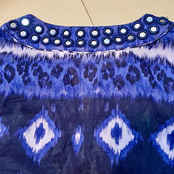 Chico's Blue White Ikat Print Tunic Blouse V-Neck 3/4 Sleeve - Picture 3 of 7